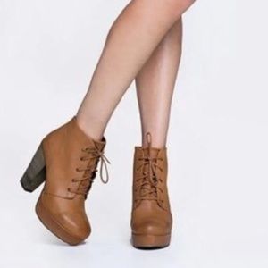 STEVE MADDEN CHUNKY PLATFORM HEELS COGNAC RASPY 90s ANKLE LACE UP BOOTIES